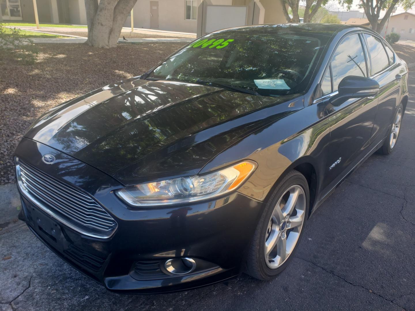 2014 /gray and black Ford Fusion Hybrid SE (3FA6P0LU3ER) with an 2.0L L4 DOHC 16V engine, 6-Speed Automatic Overdrive transmission, located at 323 E Dunlap Ave., Phoenix, AZ, 85020, (602) 331-9000, 33.567677, -112.069000 - 2014 Ford Fusion SE Hybrid......EXCELLENT condition,....ONLY 110K MILES!!!..... A Real Must See!!.... No accidents, Power everything, Touch screen Stereo/cd player, Phone sync, Bluetooth, Satellite compatible, Backup camera, Navigation, Ice cold ac, Clean Gray and Black interior with Black cloth sea - Photo#0